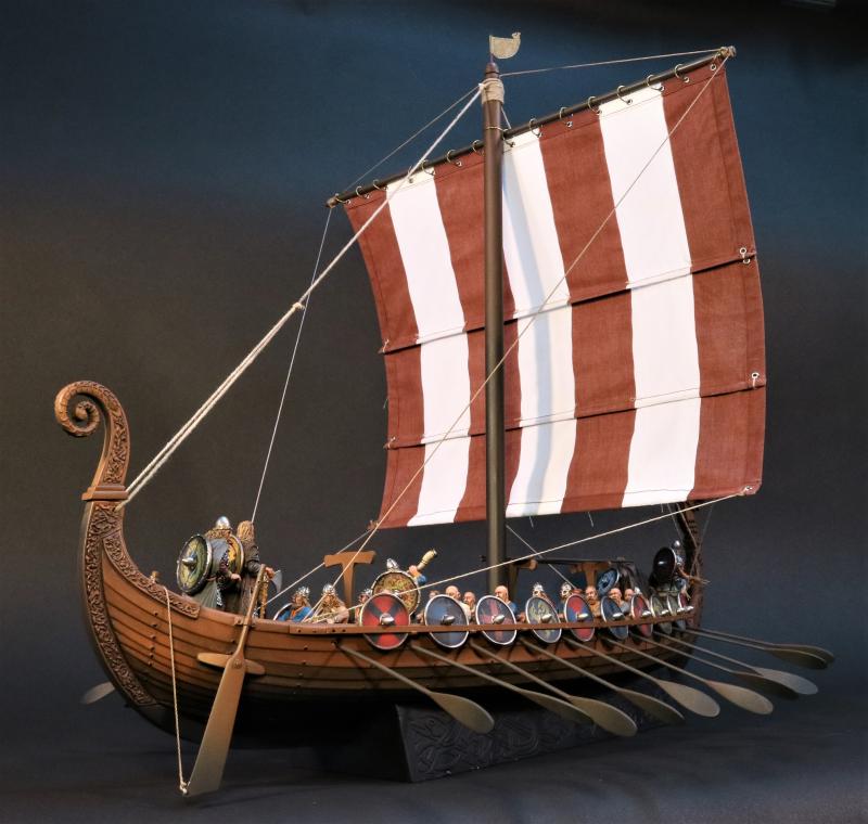 VIKING DRAGON (DREKI) LONGSHIP Includes Ship and 26 FiguresRETIRED