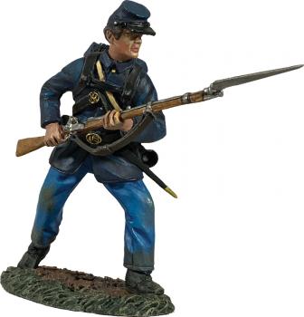 Image of Federal Infantry in Sack Coat Defending--single figure