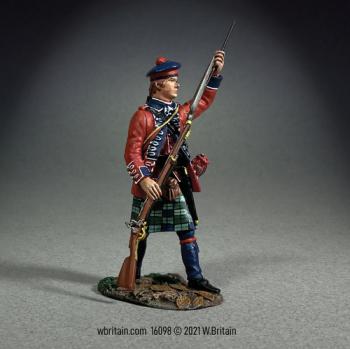 Image of 42nd Royal Highland Regiment Battalion Coy Standing Ramming, No.2, 1758-63--single figure