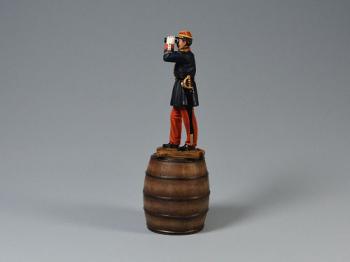 Image of French Grenadier Officer w/Binos Standing on Barrel --Single Figure