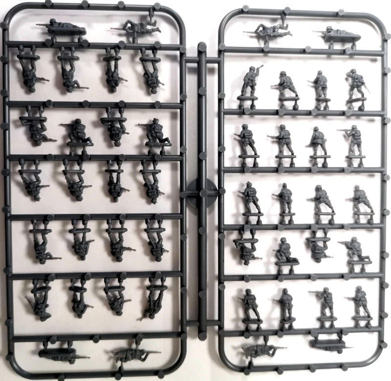 184x German Infantry and Heavy Weapons--1:144 scale (unpainted plastic kit) #2
