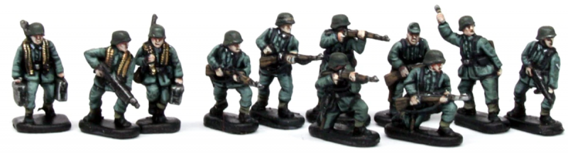 184x German Infantry and Heavy Weapons--1:144 scale (unpainted plastic kit) #4