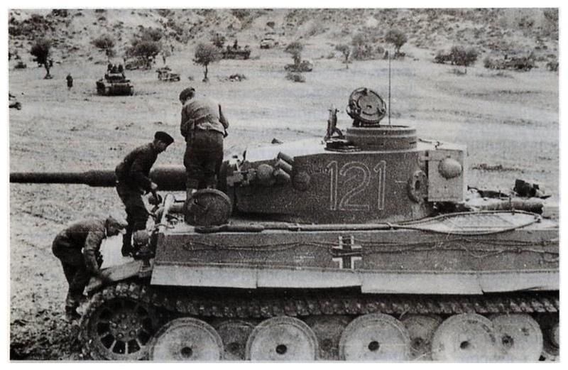 Initial Production German Sd.Kfz.181 PzKpfw VI Tiger Ausf. E, #121, Schwere Panzerabteilung 501, 1943 North African Front Tunisia #3