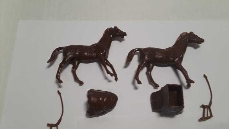 Pack Horses & Accessories (8pcs) -- RETIRED #3