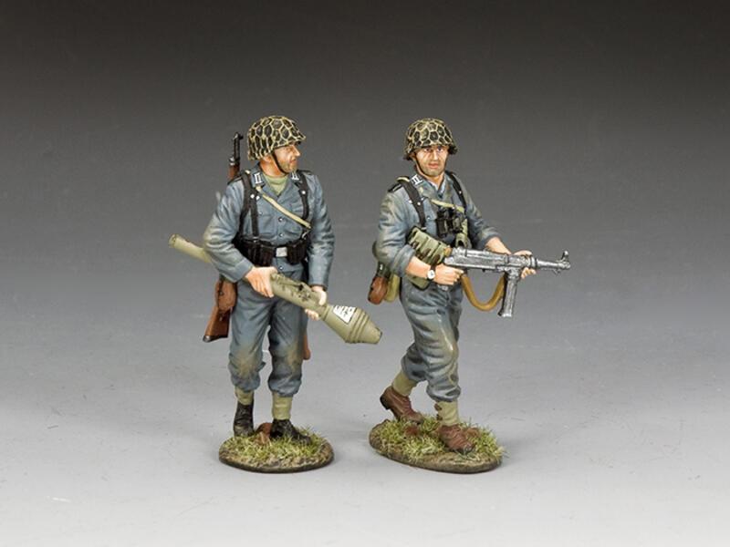 "The Squad Leader Set"--two Panzer Grenadier figures (SL with MP44 and PG with Panzerfaust) #1