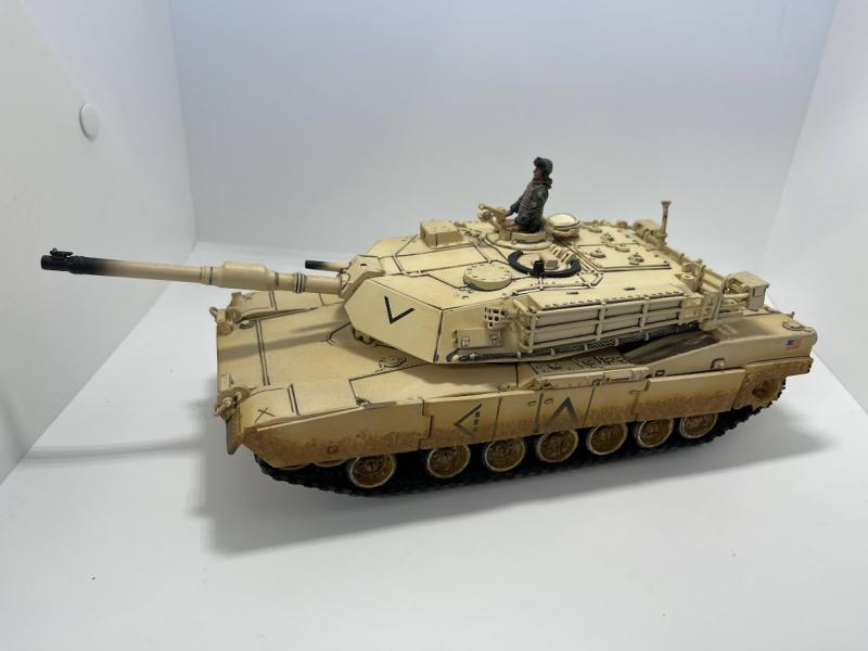 Modern US Abrams Tank w/crew (Earlier Release) #1