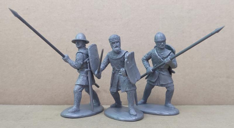 Foot Sergeants in Chainmail Armor (White Steel color)--makes 9 figures.  #2