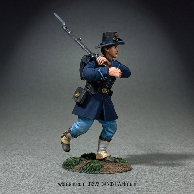 Federal Iron Brigade Advancing at Right Shoulder Wearing Gaiters--Single Figure #1
