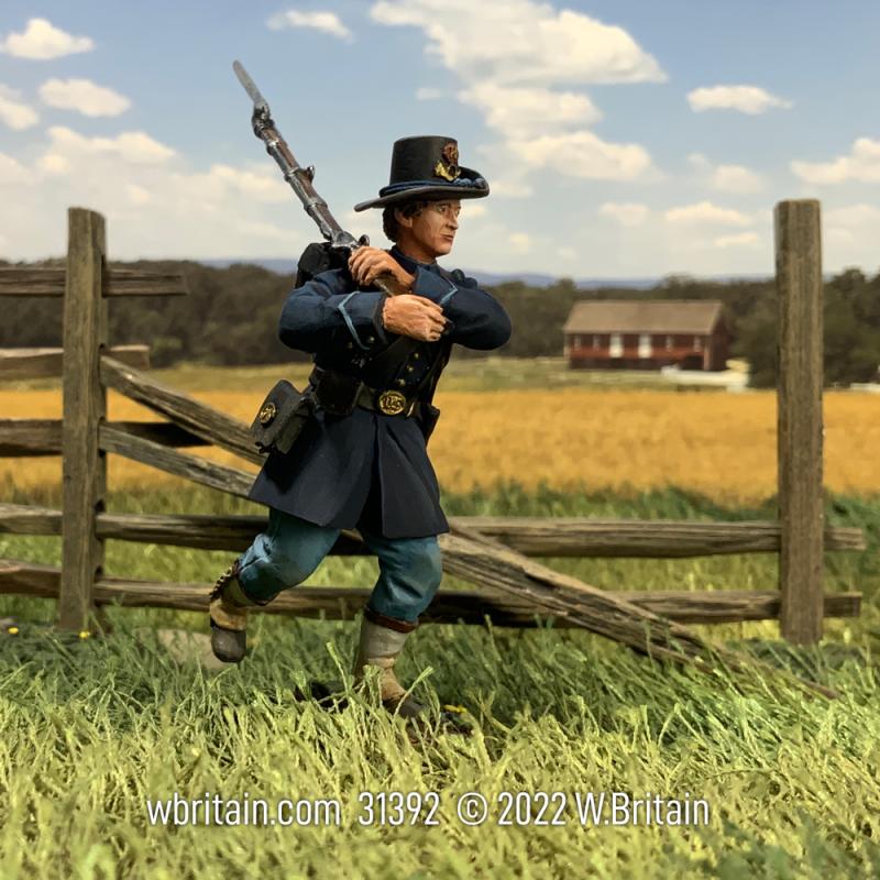 Federal Iron Brigade Advancing at Right Shoulder Wearing Gaiters--Single Figure #3