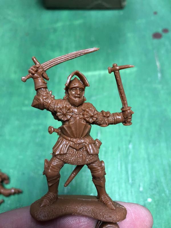 Holy Roman Empire Warriors (Armies of the Renaissance)--8 Figures in 8 Poses--Brown plastic. #5