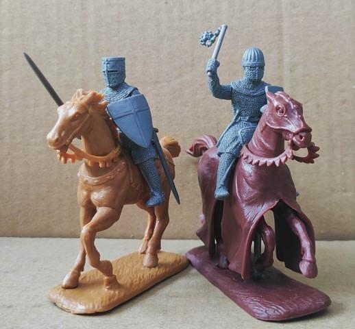 Mounted Men-at-Arms in Chainmail Armor (Black Steel color) makes 5 figures.  #3