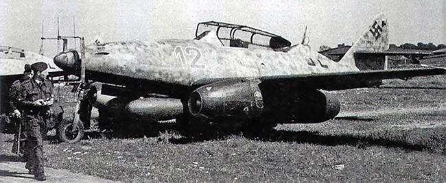 German Messerschmitt ME 262 B-1a/U1(WNr 111980), Red 12, 10./NJG 11, Reinfeld, May 1945. #6