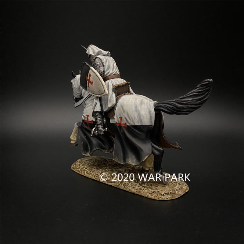Mounted Knights Templar (leaning forward in saddle, sword pointed forward)--single mounted figure #2