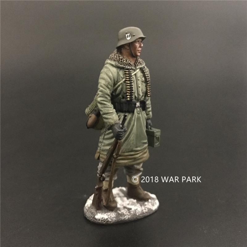 LSSAH soldier with MG42 Ammo, Battle of Kharkov--single figure #5