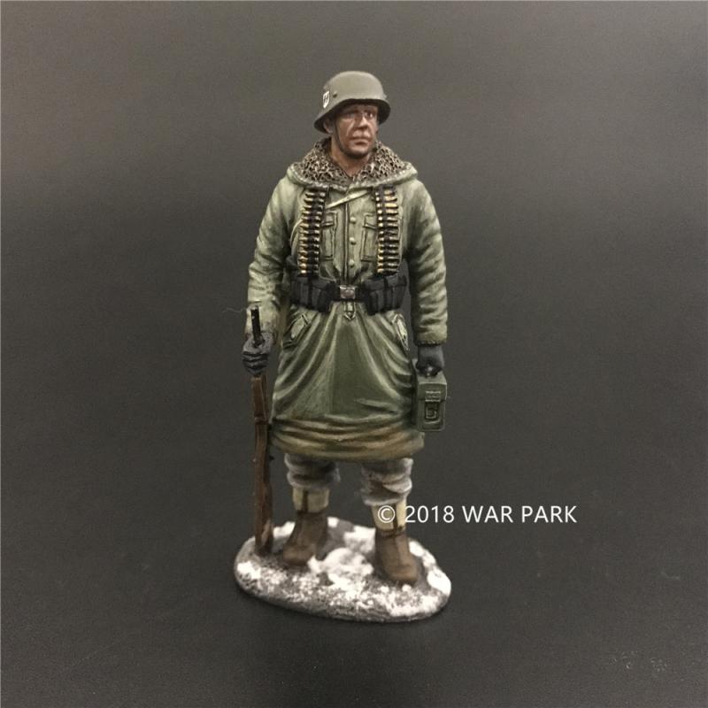 LSSAH soldier with MG42 Ammo, Battle of Kharkov--single figure #1