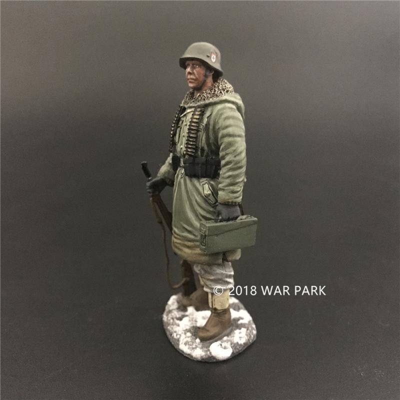 LSSAH soldier with MG42 Ammo, Battle of Kharkov--single figure #2