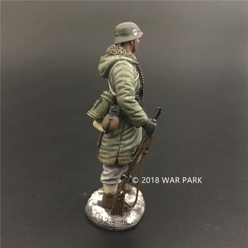 LSSAH soldier with MG42 Ammo, Battle of Kharkov--single figure #4