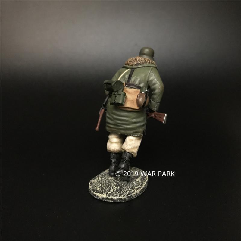 LSSAH Soldier Running with a 98k (rifle in both hands), Battle of Kharkov--single figure #4